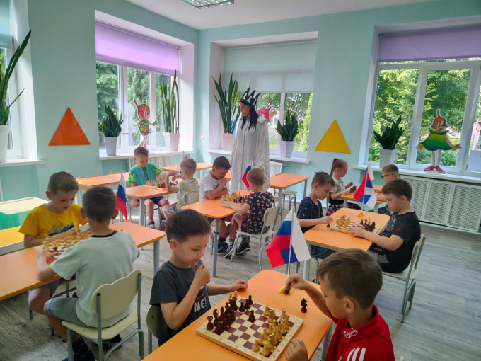 В нашем детском саду прошёл шахматный турнир «Умные дети — сильная Россия» В нашем детском саду прошёл шахматный турнир «Умные дети — сильная Россия».